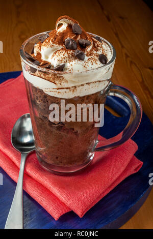 Schokolade keto Becher Kuchen Stockfoto