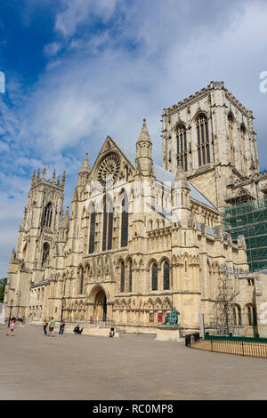 Südlichen Querschiff Eingang, York Minster, Deangate, York, North Yorkshire, England, Großbritannien Stockfoto