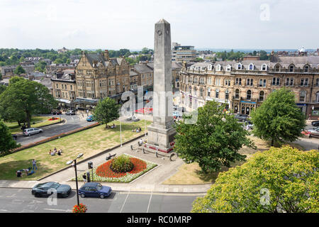 Das Ehrenmal, Cnr. Cambridge Terrasse & Parliament Street, Montpellier Viertel, Harrogate, North Yorkshire, England, Großbritannien Stockfoto