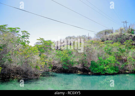 Laguna de Las Ninfas, einem Salzwasser-Lagune in der Stadt Puerto Ayora auf Santa Cruz Island auf den Galapagos Inseln. Stockfoto