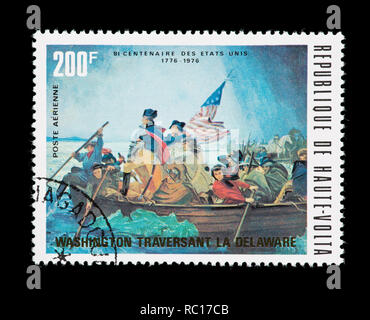 Briefmarke von Obervolta (Burkina Faso), Washington der Delaware River Crossing, United States Bicentennial. Stockfoto