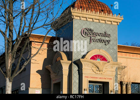 Ein logo Zeichen außerhalb der ein Cheesecake Factory Restaurant in Columbia, Maryland am 11. Januar 2019. Stockfoto