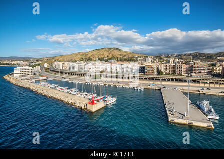 Reggio Calabria, Italien - 30. Oktober 2017: Blick von Reggio di Calabria - Süd Italien. Reggio di Calabria ist eine Stadt in Kalabrien auf der Zehe von Italien. Es' Stockfoto