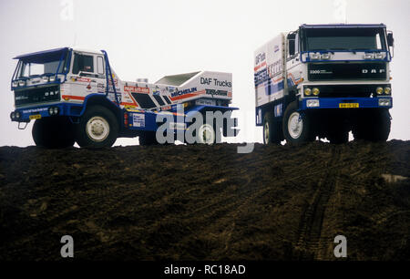 1986 DAF 3600 Turbo Twin und DAF 3300 Turbo 4x4 Paris Dakar Rally Trucks Stockfoto