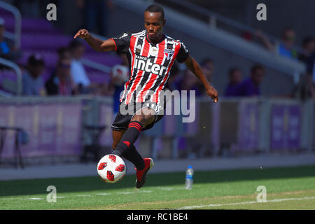 Orlando, Florida, USA. 12 Jan, 2019. Sao Paulo Mittelfeldspieler HELINHO (11) während ein Florida Cup Spiel gegen Ajax in Orlando das Stadion der Stadt. Credit: Scott Miller, A./ZUMA Draht/Alamy leben Nachrichten Stockfoto