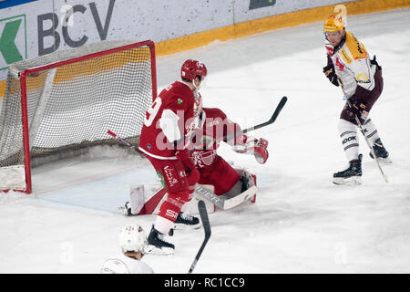 Lausanne, Schweiz. 12 Jan, 2019. LNA SWISS ICE HOCKEY LAUSANNE HC VS GENF SERVETTE HC-Lausanne Hc vs Genf Servette Hc bei der Vaudoise Arena, Lausanne (35. Tag der Jahreszeit), 12-01-2019. Quelle: Eric Dubost/Alamy Leben Nachrichten. Stockfoto