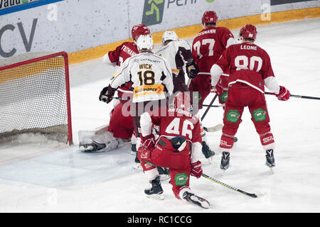 Lausanne, Schweiz. 12 Jan, 2019. LNA SWISS ICE HOCKEY LAUSANNE HC VS GENF SERVETTE HC-Lausanne Hc vs Genf Servette Hc bei der Vaudoise Arena, Lausanne (35. Tag der Jahreszeit), 12-01-2019. Quelle: Eric Dubost/Alamy Leben Nachrichten. Stockfoto