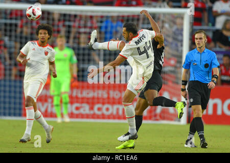 Orlando, Florida, USA. 12 Jan, 2019. Flamengo Verteidiger Rhodolfo (44), die in Aktion gegen Eintracht Frankfurt während der WM in Orlando Florida City Stadium am 31.01.12, 2019 in Orlando, Florida. Flamengo gewann 1:0 das Turnier Meisterschaft zu behaupten. Zuma Presse/Scott Miller, A.. Credit: Scott Miller, A./ZUMA Draht/Alamy leben Nachrichten Stockfoto