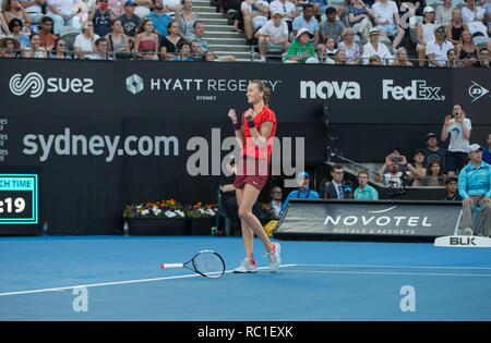 Sydney, Australien. 12 Jan, 2019. Petra Kvitova der tschechischen Republik feiert Sieg nach dem Sieg der Frauen Finale gegen Ashleigh Barty von Australien am Sydney internationalen Tennisturnier in Sydney, Australien, Jan. 12, 2019. Petra Kvitova gewonnen 2-1. Credit: Zhu Hongye/Xinhua/Alamy leben Nachrichten Stockfoto