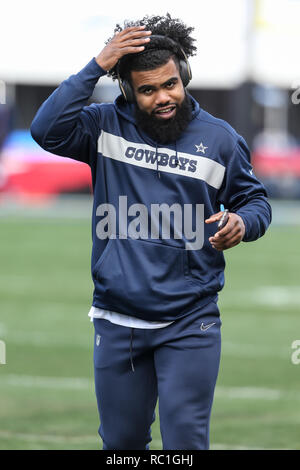 Los Angeles, CA, USA. 12 Jan, 2019. Dallas Cowboys zurück laufen Hesekiel Elliott (21) vor dem NFL Divisional Playoffs Spiel zwischen Dallas Cowboys vs Los Angeles Rams im Los Angeles Memorial Coliseum Los Angeles, Ca am 12. Januar 2019. Foto von Jevone Moore Quelle: CSM/Alamy leben Nachrichten Stockfoto