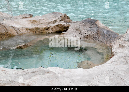 Foto Fabrizio Corradetti/LaPresse 13 Maggio 2005 2019 Roma, Italia Cronaca Fontana di Trevi Nella Foto: monete nella Fontana Stockfoto