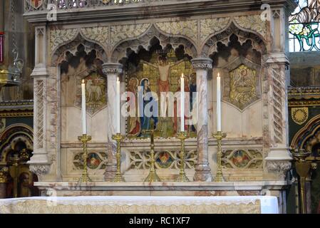 Verschiedene Prominente nehmen an der Beerdigung von Ronnie Corbett in St. Johannes Evangelist Kirche in Shirley, in der Nähe von Croydon Wo: Croydon, Großbritannien Wann: 18 Apr 2016 Credit: Steve Finn/WANN Stockfoto