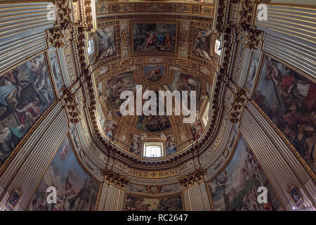 Decken der Basilika Sant'Andrea della Valle in Rom Stockfoto