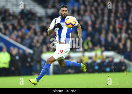 Jurgen Locadia von Brighton während der Premier League Match zwischen Brighton & Hove Albion und Liverpool an der American Express Community Stadion. 12 Januar 2019 nur für den redaktionellen Gebrauch bestimmt. Kein Merchandising. Für Fußball Bilder FA und Premier League Einschränkungen Inc. kein Internet/Mobile Nutzung ohne fapl Lizenz - für Details Kontakt Fußball Dataco Stockfoto