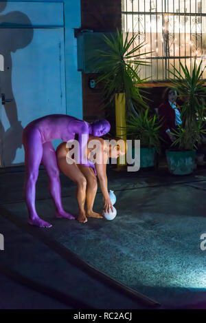 Performance Art, Luftraum Projekte Kunst Galerie, Marrickville, Sydney, NSW, Australien Stockfoto