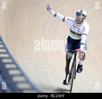 Großbritanniens Jody Cundy feiert gewann das Mixed Team Sprint Final, bei Tag drei der Manchester Paracycling International bei der HSBC UK National Radfahren Centre, Manchester. Stockfoto