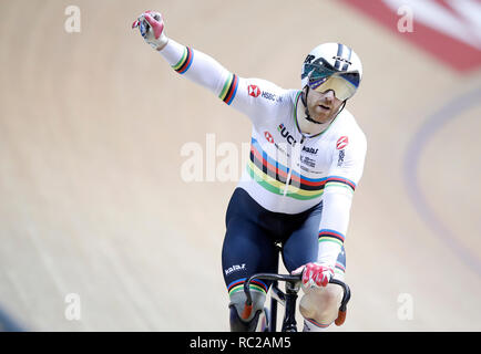 Großbritanniens Jody Cundy feiert gewann das Mixed Team Sprint Final, bei Tag drei der Manchester Paracycling International bei der HSBC UK National Radfahren Centre, Manchester. Stockfoto