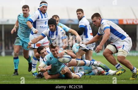 Exeter Polizeichefs Henry Slade scores ihren fünften versuchen Sie, während der heineken Champions Cup Match am sandigen Park, Exeter. Stockfoto