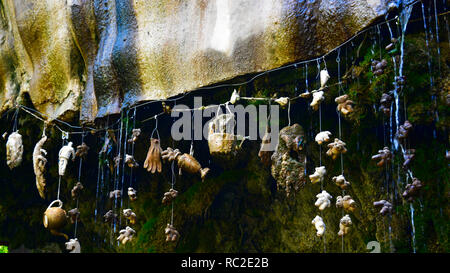 Knaresborough - Mother Shipton Höhle - Die versteinerung Gut Stockfoto