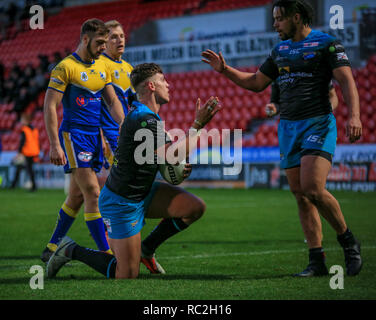 13. Januar 2019, Keepmoat Stadion, Doncaster, England; Betfred Rugby League Testspiel, Kyle Keswick testimonial, Doncaster RLFC vs Leeds Rhinos; Owen Forelle von Leeds Rhinos feiert seinen tryCredit: Craig Milner/News Bilder Stockfoto