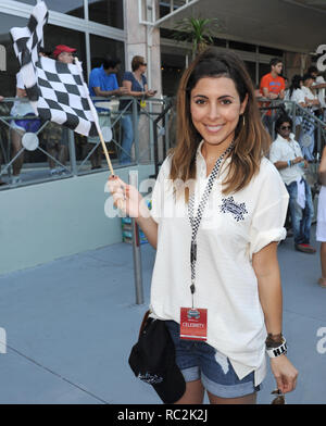 MIAMI, FL - 30. April: (exklusive Deckung) Schauspielerin Jamie-Lynn Sigler nimmt an einer Rallye für Kinder mit Krebs Scavenger Cup. Jamie-Lynn Sigler (ehemals DiScala; 15. Mai 1981 geboren) ist eine US-amerikanische Schauspielerin und Sängerin. Sie ist am besten für ihre Rolle als Meadow Soprano in der HBO-Serie Die Sopranos. Am 30. April in Miami, Florida 2011 bekannt. Personen: Jamie-Lynn Sigler Credit: Hoo-Me.com/MediaPunch Stockfoto