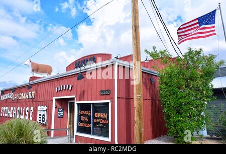 Kingman, Arizona - Juli 24, 2017: dambar Steakhouse Restaurant in Kingman, Arizona auf der Route 66. Stockfoto