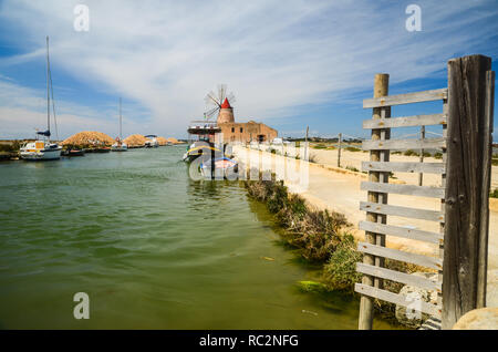 Saline di Trapani. Salz work Museum in einem alten Salz Mühle in der Nähe von Trapani im Westen von Sizilien, Italien Stockfoto