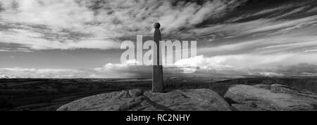 Herbst Blick über Admiral Nelsons Monument, Birchen Kante, Nationalpark Peak District, Derbyshire, England, Großbritannien Stockfoto