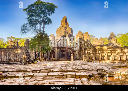 Bayon Tempel in Angkor Thom am Morgen Zeit. Siem Reap. Kambodscha Stockfoto