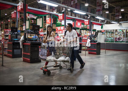 Chiangmai, Thailand - 13. Januar 2019: Makro SB-Warenhaus Chiang Mai. Lage auf der Straße Chiang Mai Lampang Straße ca. 3 km vom Stadtzentrum. Stockfoto