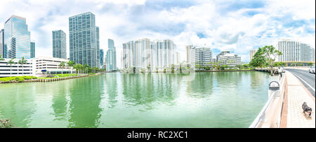 Miami, USA - May 10, 2018: Panorama der Brickell Key Gebäude in Miami Downtown Stockfoto