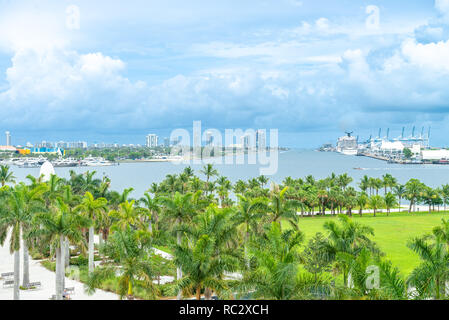 Miami, USA - 10.Juni 2018: Skyline von Miami City vom Museum Park Stockfoto