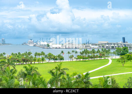 Miami, USA - 10.Juni 2018: Skyline von Miami City vom Museum Park Stockfoto