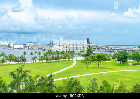 Miami, USA - 10.Juni 2018: Skyline von Miami City vom Museum Park Stockfoto