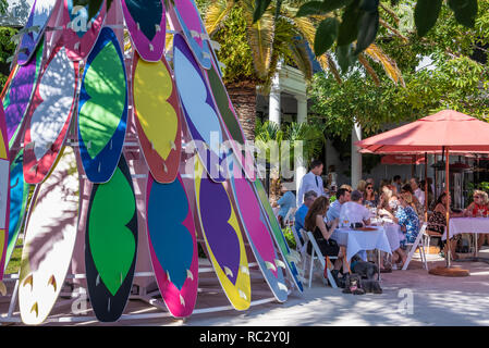 Outdoor Dining am posh Royal Poinciana Plaza in Palm Beach, Florida. (USA) Stockfoto