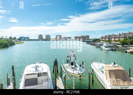 Clearwater, USA - May 15, 2018: Boote im Yachthafen in Clearwater, Florida verankert Stockfoto