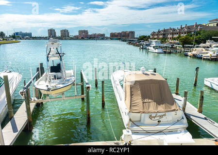 Clearwater, USA - May 15, 2018: Boote im Yachthafen in Clearwater, Florida verankert Stockfoto