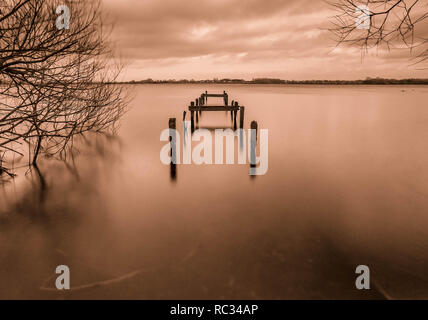 Lange Belichtung und Sunrise Lough Neagh Nordirland Stockfoto