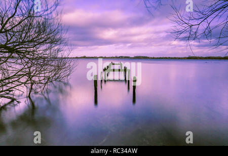 Lange Belichtung und Sunrise Lough Neagh Nordirland Stockfoto