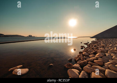 Schönen Sonnenuntergang auf der Champalimaud Stiftung, Lissabon, Portugal Stockfoto