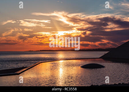 Schönen Sonnenuntergang auf der Champalimaud Stiftung, Lissabon, Portugal Stockfoto