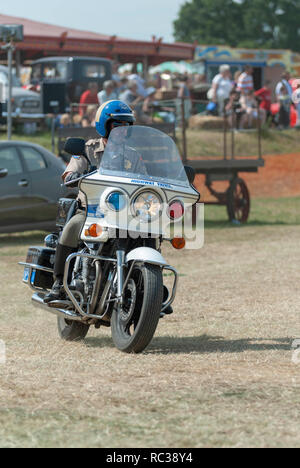 80 s American Kawasaki Polizei Motorrad an Preston Steam Rally, Kent, England Stockfoto