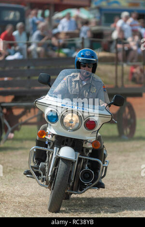 80 s American Kawasaki Polizei Motorrad an Preston Steam Rally, Kent, England Stockfoto