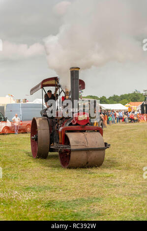 Vintage Zugmaschine in Preston Steam Rally, Kent, England Stockfoto