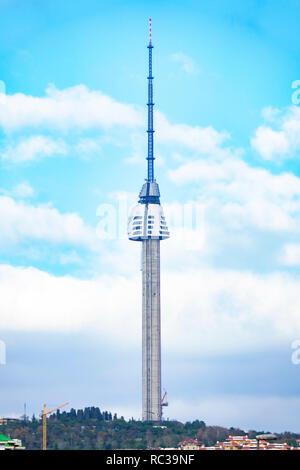 Neue Radio- und TV-Turm in Istanbul Camlica Hügel ist im Bau Stockfoto