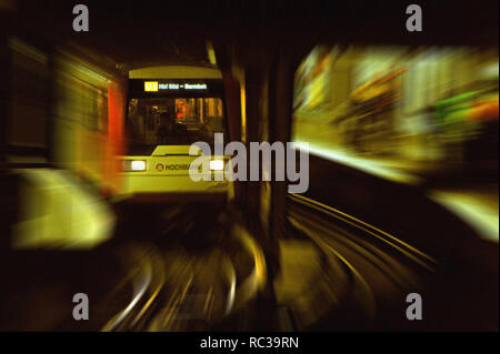 U-Bahnstation Landungsbrücken, Hamburg, Deutschland Stockfoto