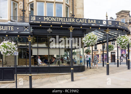 Betty's Café Tea Rooms, die Parliament Street, Montpellier Viertel, Harrogate, North Yorkshire, England, Großbritannien Stockfoto