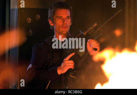 Original Film Titel: ASSAULT ON PRECINCT 13. Englischer Titel: ASSAULT ON PRECINCT 13. Jahr: 2005. Regie: JEAN-FRANCOIS RICHET. Stars: Ethan Hawke. Credit: ROGUE BILDER / Album Stockfoto