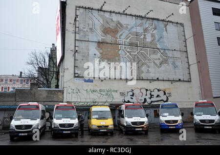 Eine Karte von Riga über Marshrutka (sammeltaxis) zu einem zentralen Busbahnhof, Riga, Lettland, Baltikum, Dezember 2018 geparkt Stockfoto