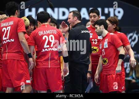 Kraftträume SIGURDSSON (Trainer Japan), Geste, gibt Anweisungen in einer Pause, Timeout, team Foto, Team, Team, Foto. Vorläufige Gruppe B, Kroatien (CRO) - Japan (JPN) am 01/13/2019 in München/Deutschland, Olympiahalle. Handball WM 2019, vom 10.01. - 27.01.2019 in Deutschland und Dänemark. Fotoagentur Sven Simon GmbH & Co. KG Drücken Sie die Taste Foto # Prinzess-Luise-Str. 41#45479 M uelheim/Ruhr # Tel. # 0208/9413250 Fax. # 0208/9413260 # GLS Bank BLZ 430 609 67 # Kto. 4030 025 100 # IBAN DE 75 4306 0967 4030 0251 00# BIC GENODEM1GLS#www.svensimon.net. | Verwendung weltweit Stockfoto